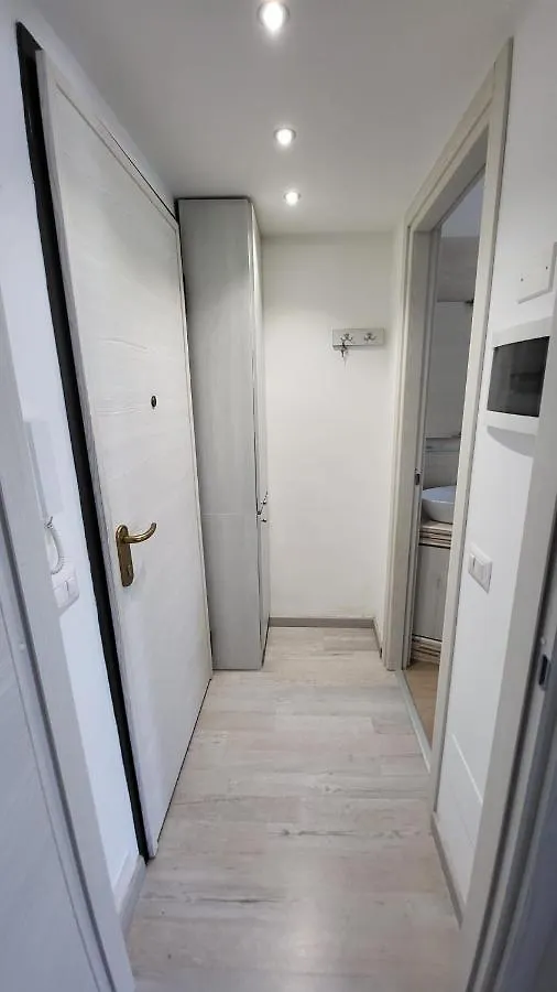 Apartamento Fondazione Prada Metro Corvetto Splendido Monolocale Ristrutturato Ben Arredato Milán