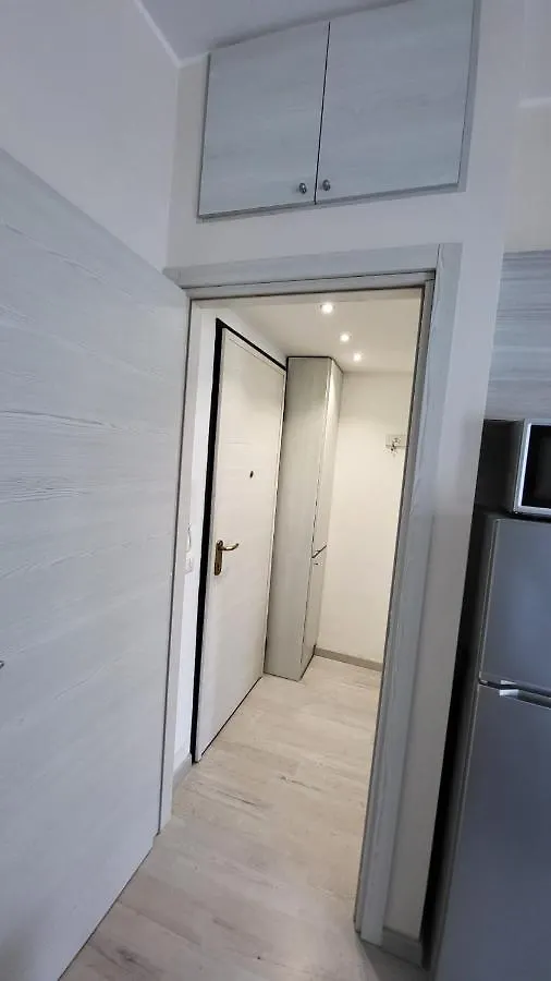 Apartamento Fondazione Prada Metro Corvetto Splendido Monolocale Ristrutturato Ben Arredato Milán Italia